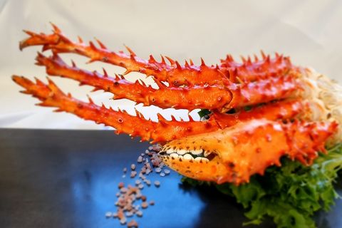 King Crab Legs Cluster Cooked & Frozen approx. 900 grams